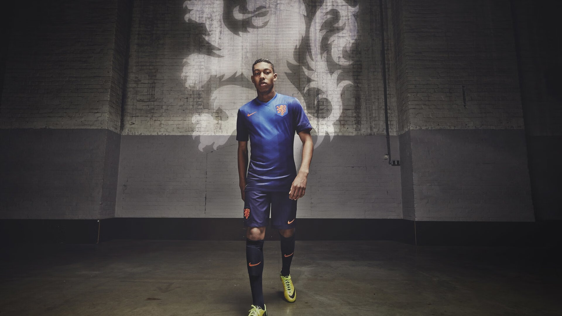 世界足球运动员数据分析技术不断创新,战术制定更科学,足球世界球员数据对比